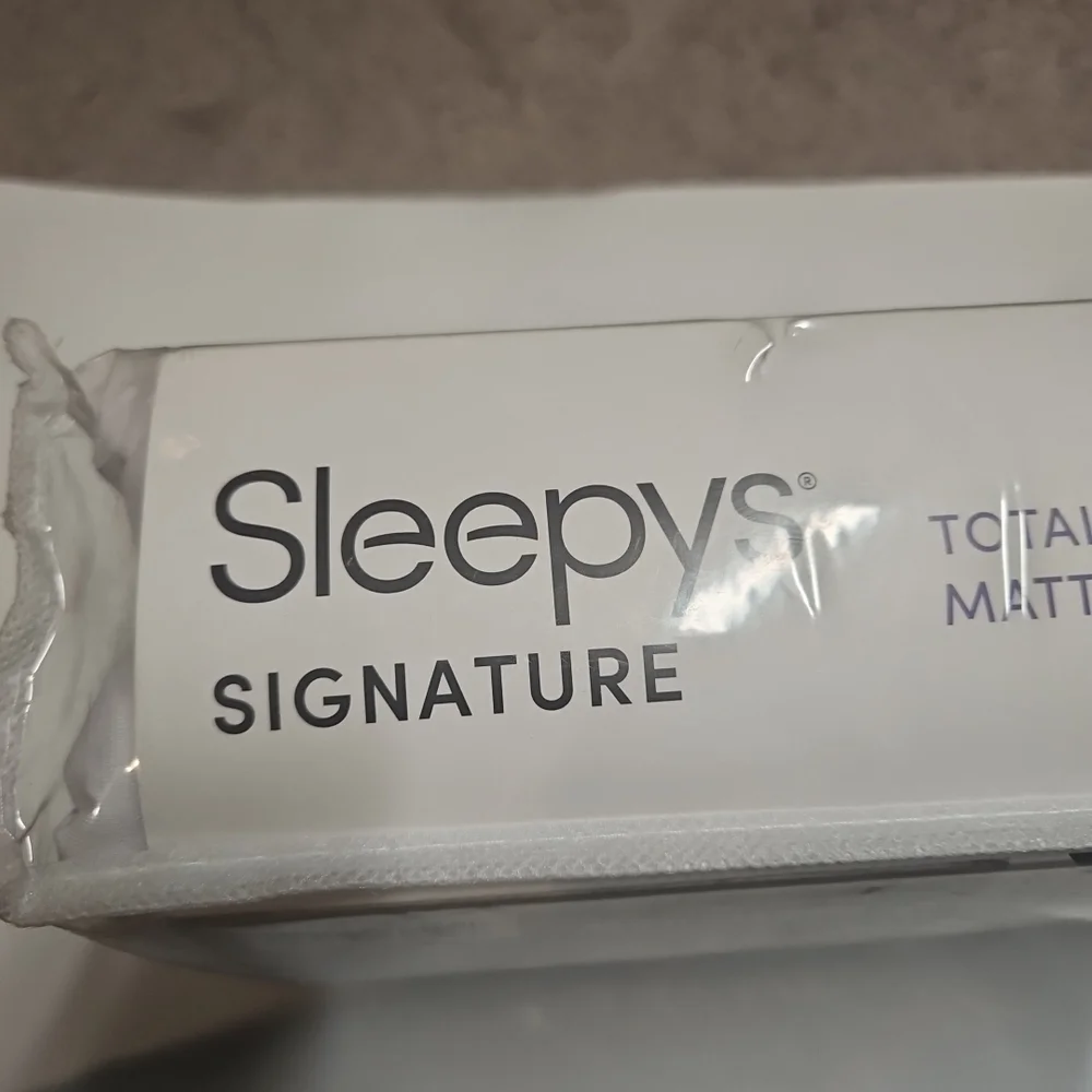 Sleepys Signature Mattress Protector